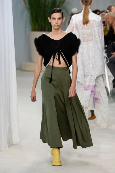 Look 25